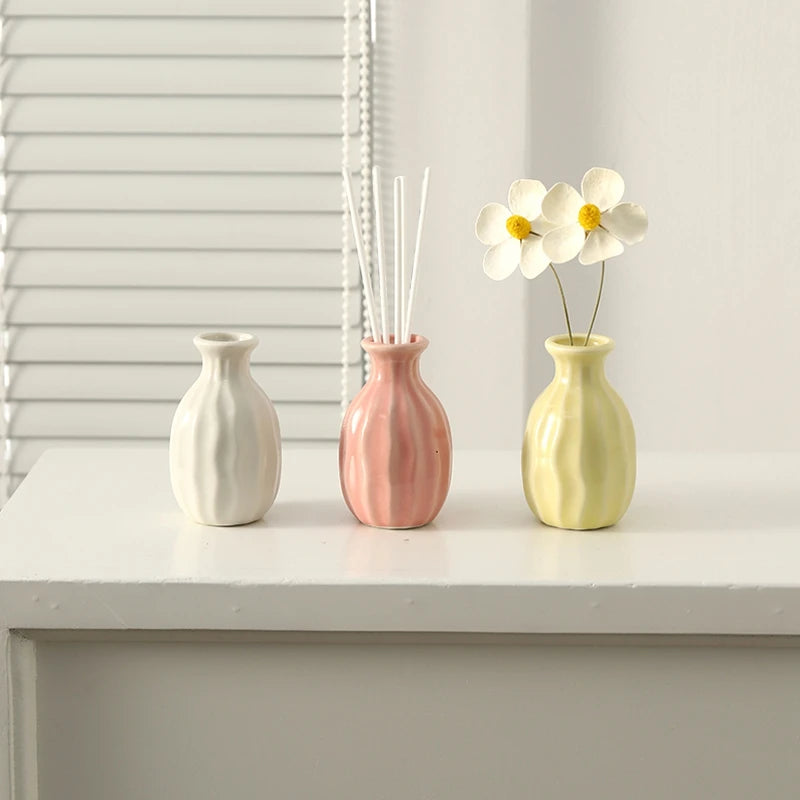 vases céramique pastel texture ondulée minimaliste fleurs artificielles maison