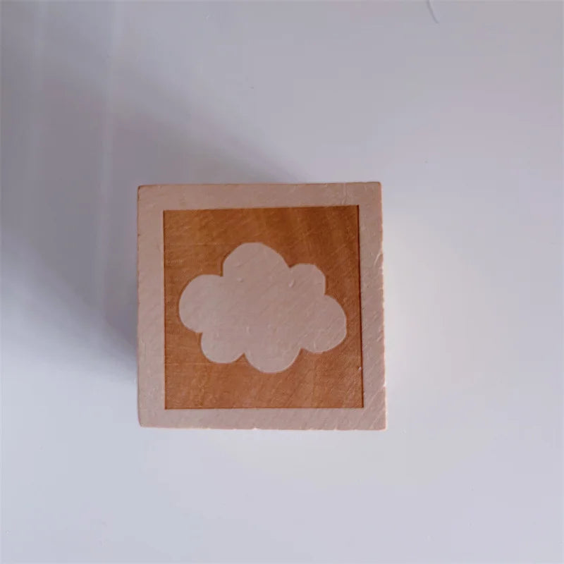 blocs construction bois lettres fleurs tasse chat pompons décor maison mariage