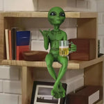statue alien buvant bière gobelet shaka pose assise décorative humoristique science fiction résine verte
