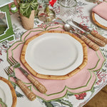 serviettes table carrées coton lin brodé motif floral rose clair vert classiques