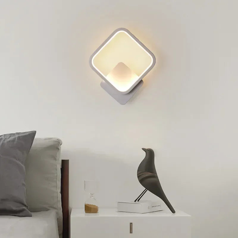 Luminaire mural rouge design épuré pour intérieur