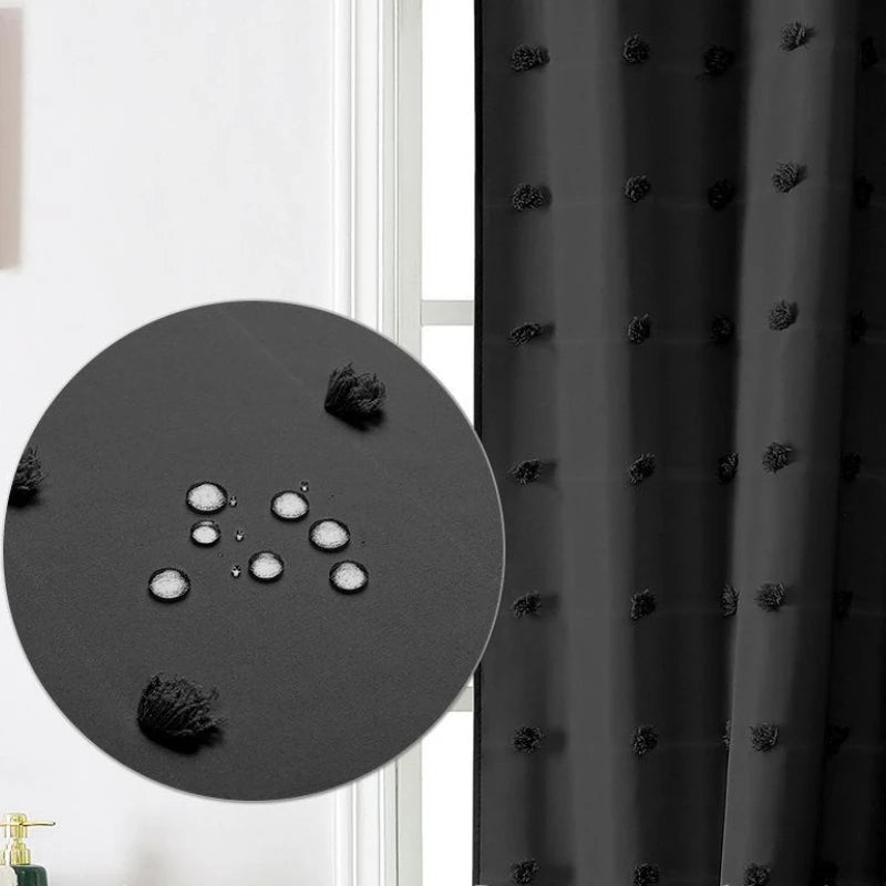 rideau douche moderne motif floral pompons vert clair rose noir crochets