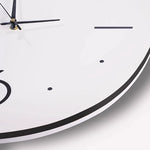 horloge murale moderne aiguille lumineuse papillon noir blanc salon résine