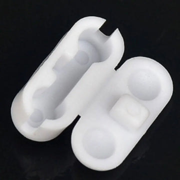 boucles doreilles blancs ronds lisses classiques boite rangement