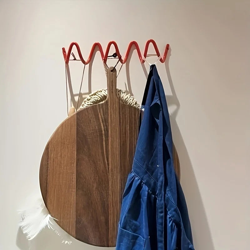porte sacs mural métal argenté noir rouge spirale moderne sacs entrée chambre