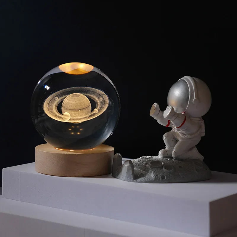 veilleuse led sphère lumineuse système solaire gravé astronaute support bois moderne transparente chambre deco