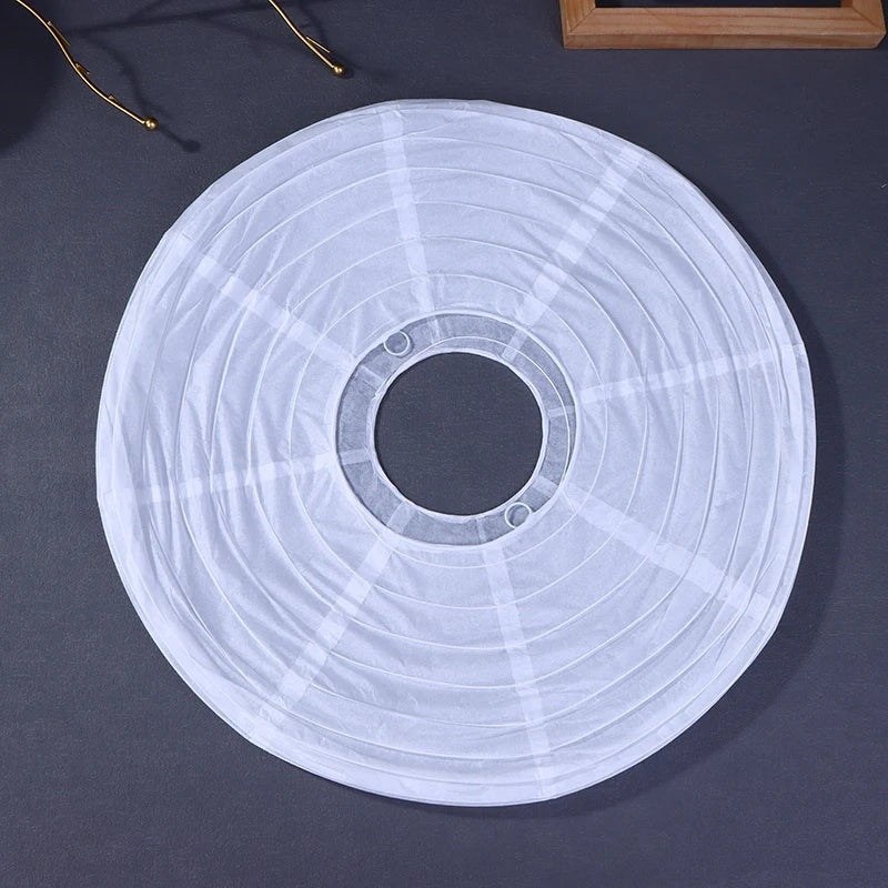 lanterne moderne blanche plissée opaque événements decoration suspendue câble