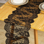 nappe dentelle florale noire blanche maison fête décoration transparente élégante champêtre assiettes verres