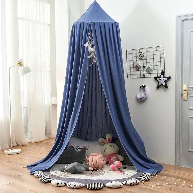 tente lit enfant vert pastel tapis oreillers peluches moderne