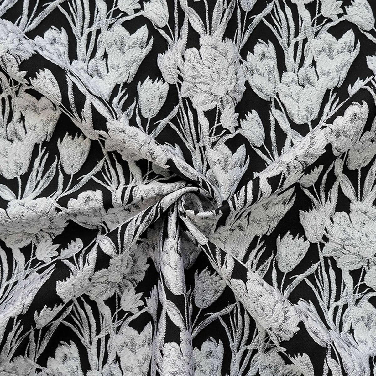 tissu polyester jacquard fleurs noires blanches classique velouté résistant opaco 140cm coudre