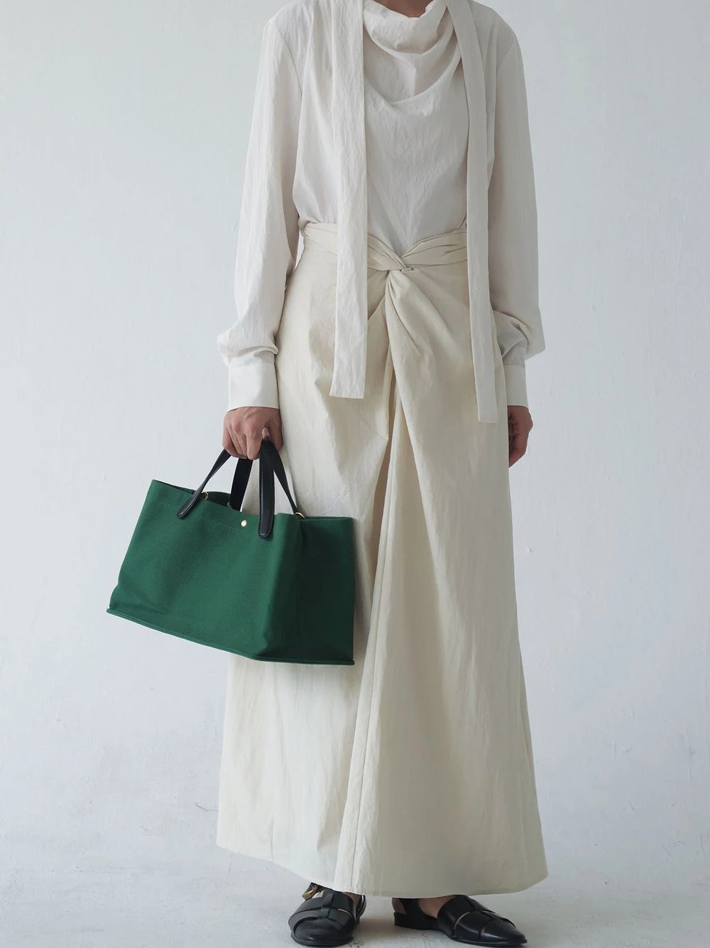 sac main toile beige bandoulière ajustable poches intérieures quatre saisons moderne chic