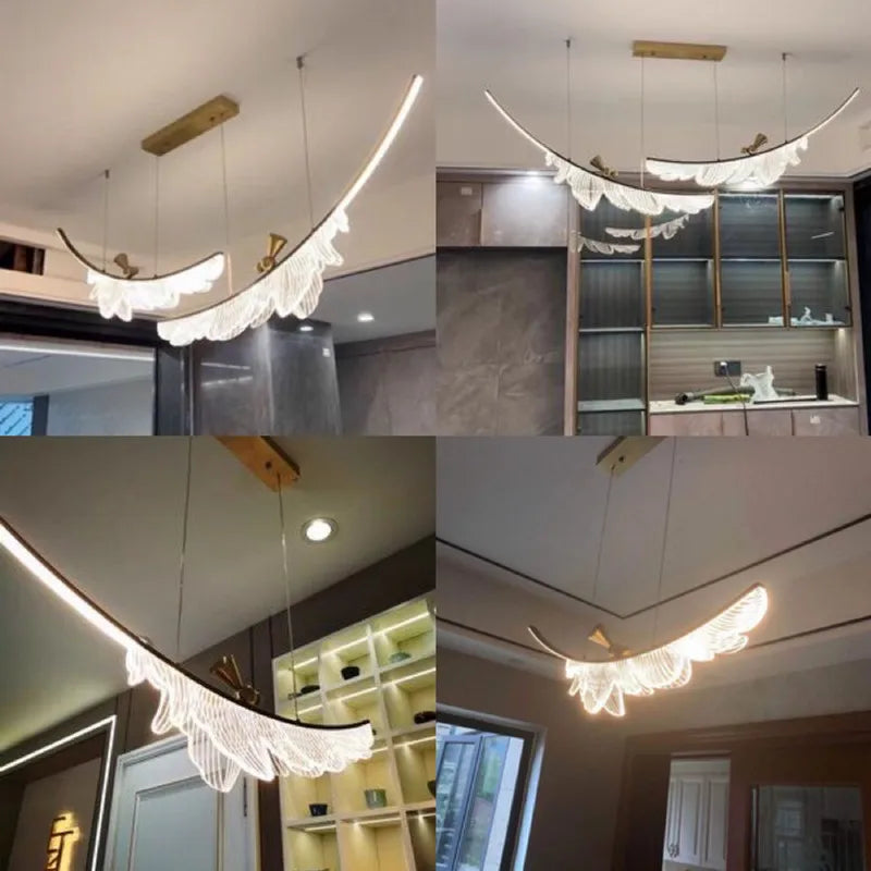 Suspension lumineuse contemporaine noir blanc dorées franges blanches transparente chambre salon