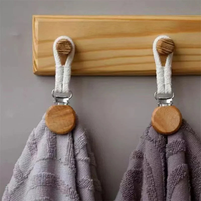 porte serviettes moderne rustique clips métalliques cordon tressé boutons bois gris noir blanc tissu