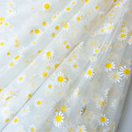 tulle imprimé fleur blanche rose clair rouge vert transparent délicat romantique matériaux bricolage