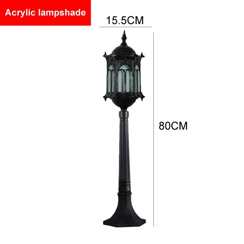 lanterne vintage éclairage extérieur jardin lampadaire métal noir classique motifs géométriques