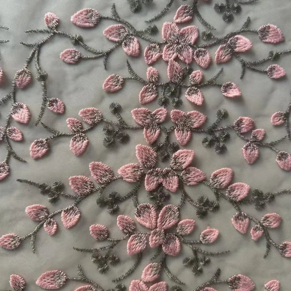 tissu dentelle brodée fleurs gris rose violet beige polyester translucide mariage robe