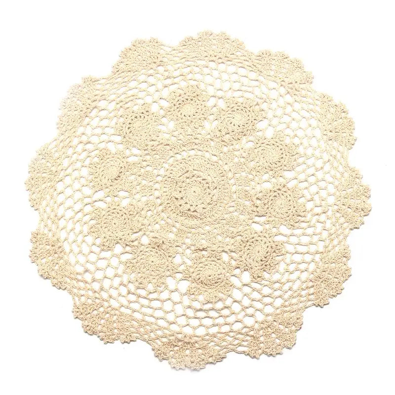 serviette table coton beige clair crochetée motifs floraux traditionnelle artisanale 40cm