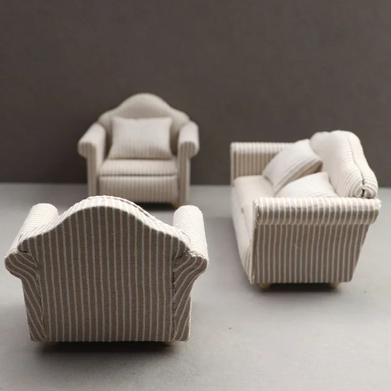 miniatures meubles classiques canapé fauteuil beige rayures coussins tissu texturé traditionnels