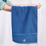 serviettes coton brodées bleu marine gris clair absorbantes douces moderne