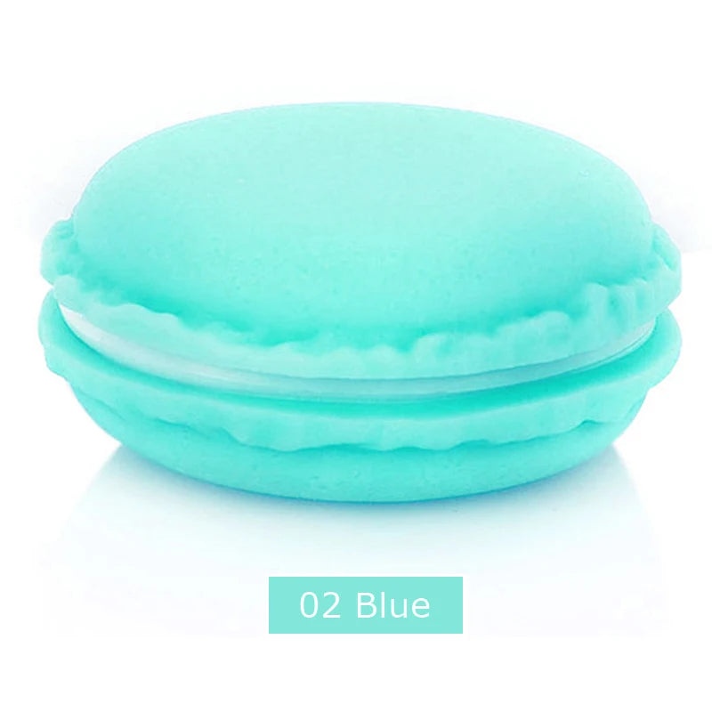 boîtes rangement forme macaron couleurs vert orange rose jaune créatif ludique capsules blanches vertes