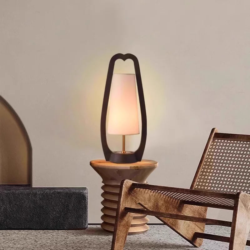 lampe table bois marron clair abat jour beige moderne minimaliste salon chambre