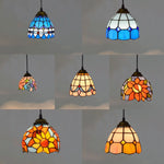lampe suspendue tiffany multicolore motifs floraux stained glass couloir restaurant étude balcon