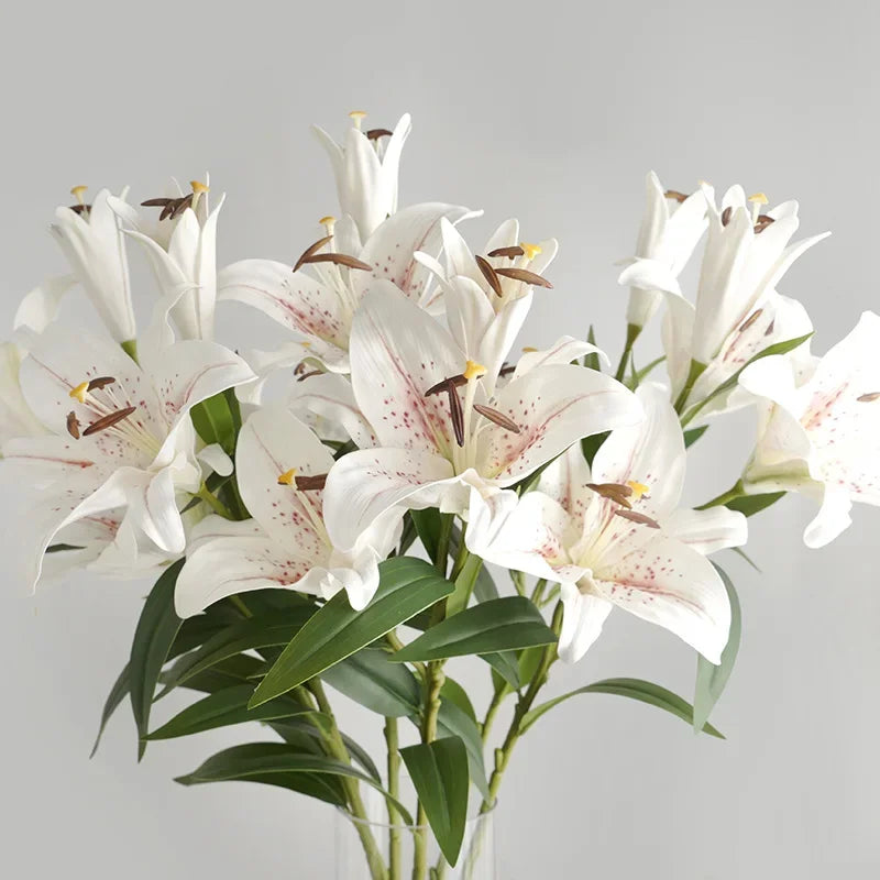 bouquet fleurs artificielles lys blanc rose pâle vert moderne minimaliste décoration intérieur mariage anniversaire