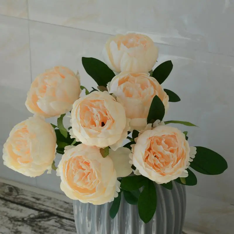 bouquet pivoines artificielles têtes roses rouges blanches decoration maison intérieur romantique