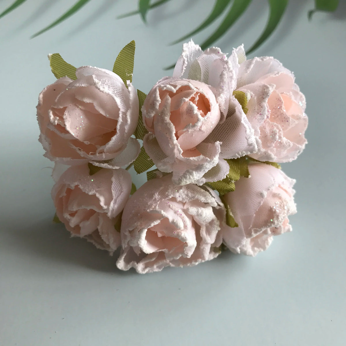 bouquet fleurs artificielles roses blanches bleues marrons rouges mariage anniversaire intérieur