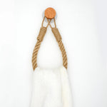 porte serviette bois corde naturelle ventouse serviette blanche motif rustique boho salle bains decoration