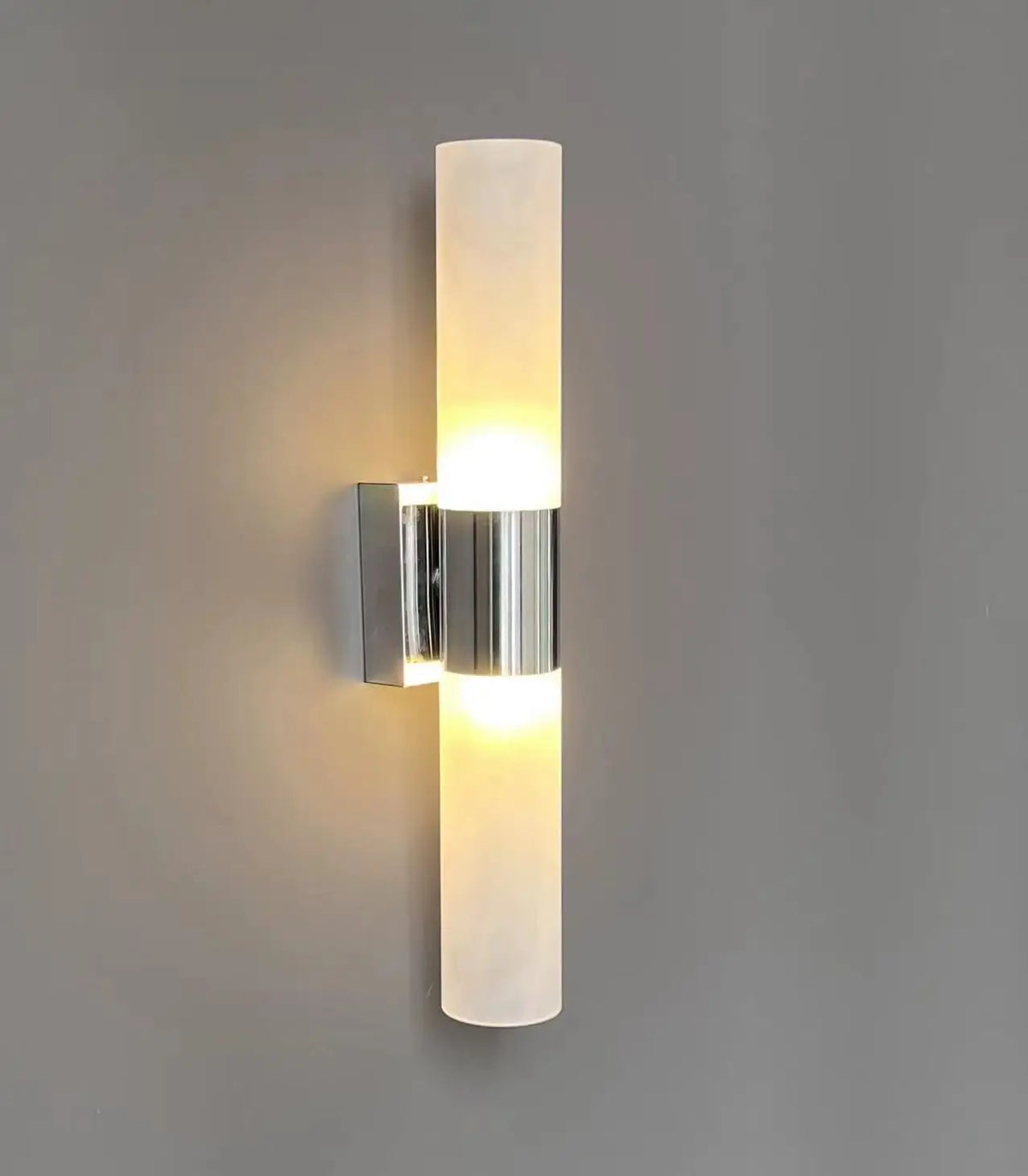 lampe murale moderne fixée mur blanc noir doré minimaliste éclairage intérieur chambre cuisine salon