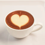 tasses blancs motifs latte art cœur feuille moderne soucoupe anniversaireDecoration deco patisserie