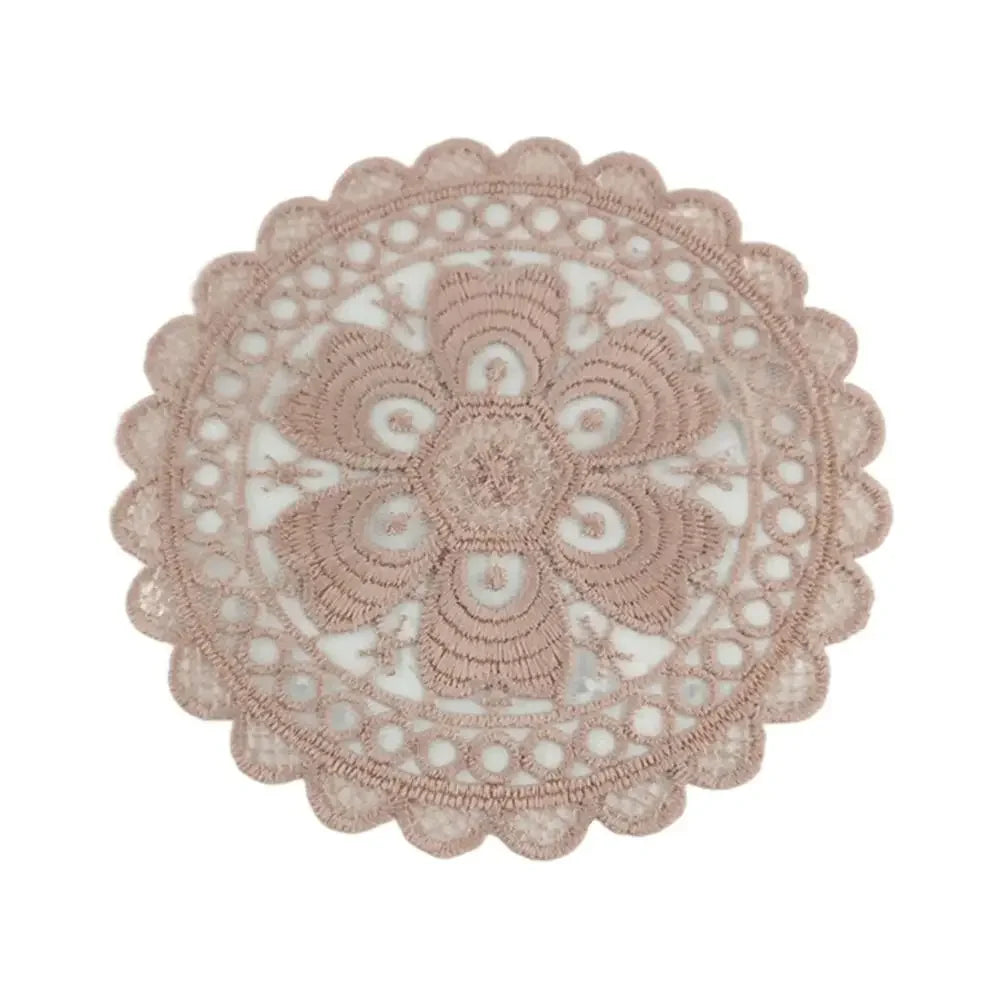 serviette table blanche dentelle broderie florale vintage classique décoration table repas maison