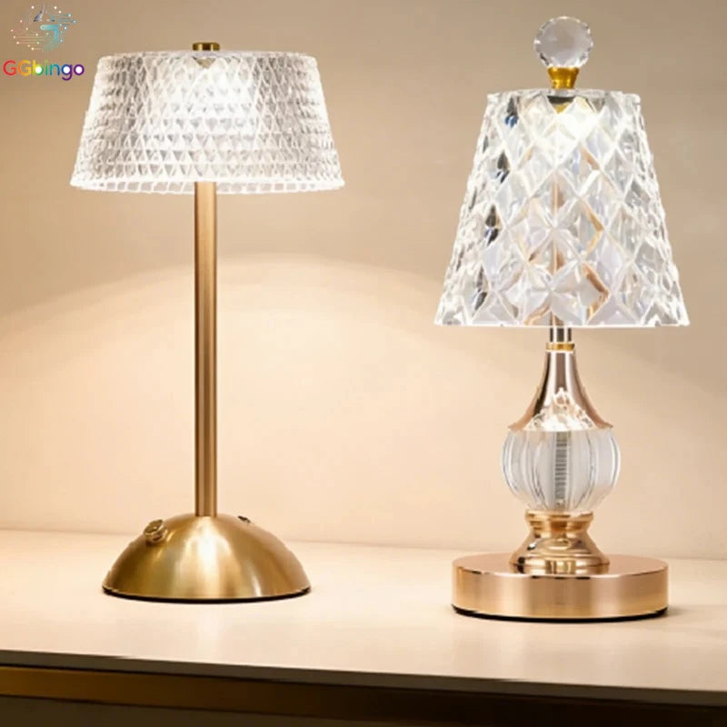 lampe table led rechargeable dorée transparente texture géométrique classique élégant abat jour fixée base