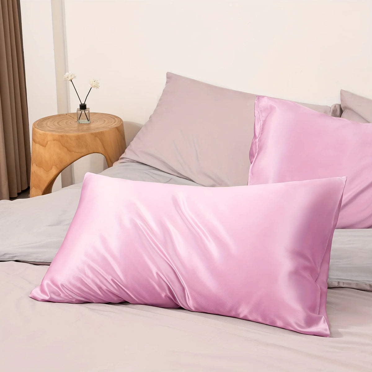 taies d'oreiller satinées anti allergiques polyester lave machine fermeture enveloppe douces peau couleur blanche