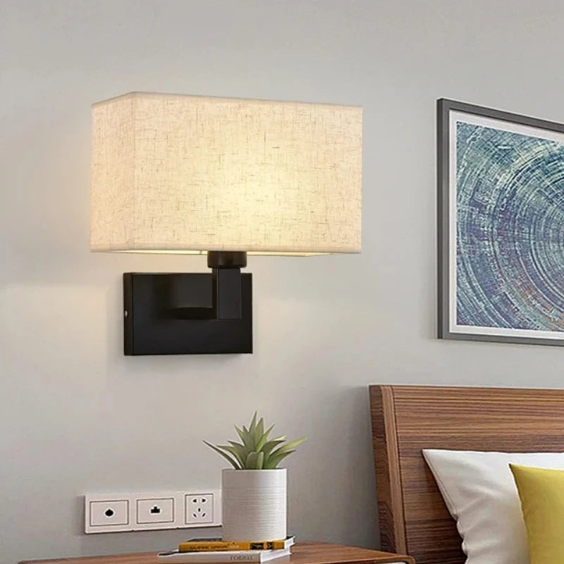 lampe murale moderne tissu beige vertical noir doréintérieur éclairage led fixée mur