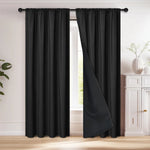 Image représentant une paire de rideaux luxueux noirs, drapés élégamment comme traitement de fenêtre dans un salon contemporain. Ces rideaux ajoutent une touche d'élégance et de sophistication à la pièce tout en offrant une solution pratique pour le contrôle de la lumière et de la vie privée.