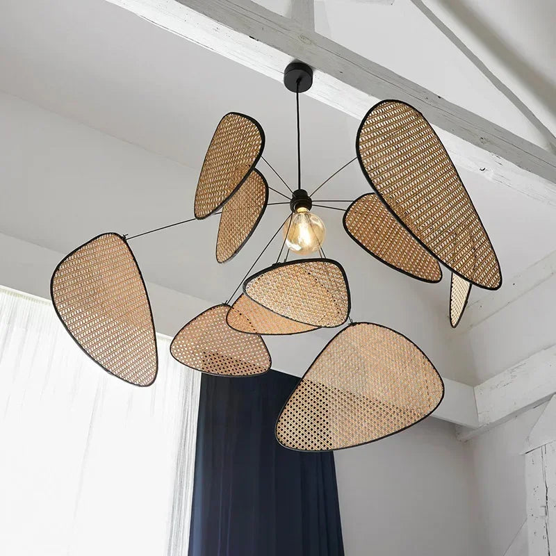 Vue de côté montrant le design pendentif et le cordon d'installation