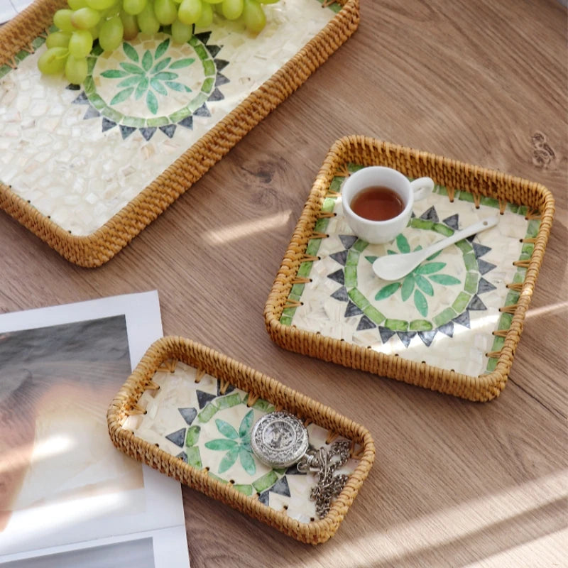 assiettes thé rustiques boho chic marron clair blanc vert fleurs motifs géométriques