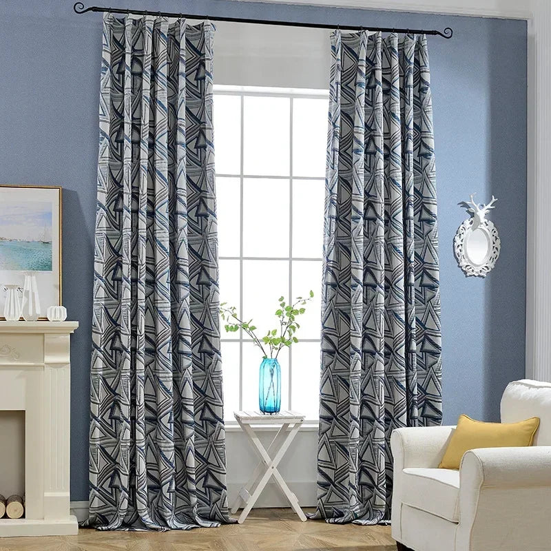 rideau moderne bleu gris blanc motif géométrique triangles opacité salon chambre fenêtre tissu polyester
