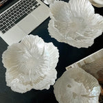 assiettes verre fleuri moderne élégantes blanc rose pâle support collation décoration table transparentes