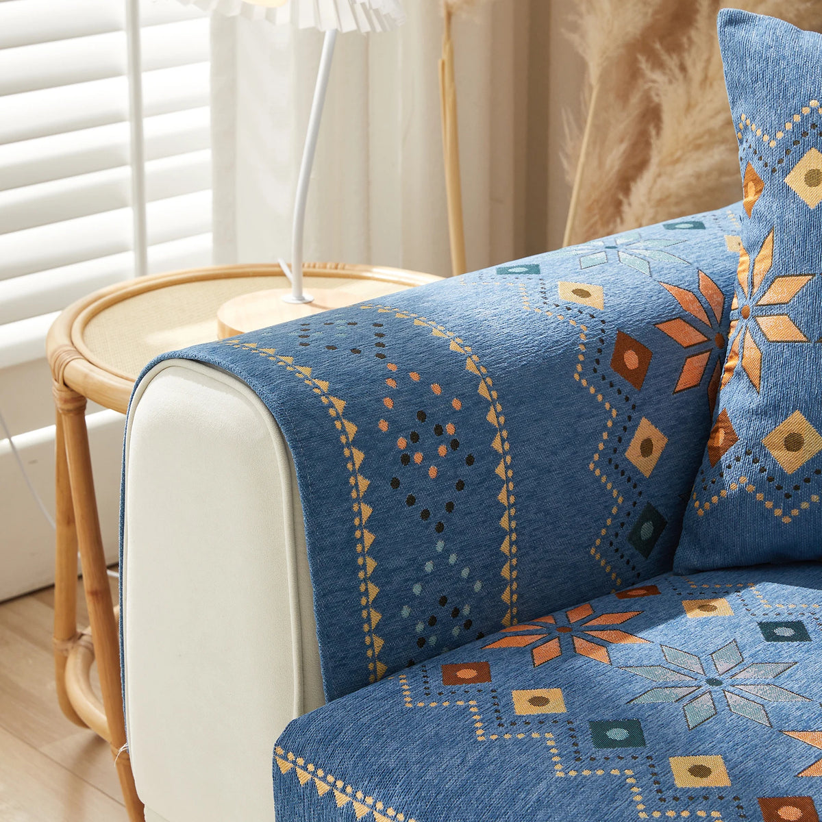 Housse canapé moderne ethnique bleu triangle motif coussins assortis polyester chenille machine lavable