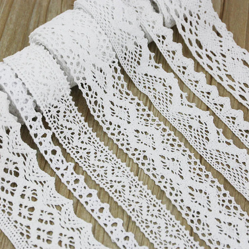 ruban dentelle coton blanc motifs floraux classique couture décoration artisanale matériaux bricolage