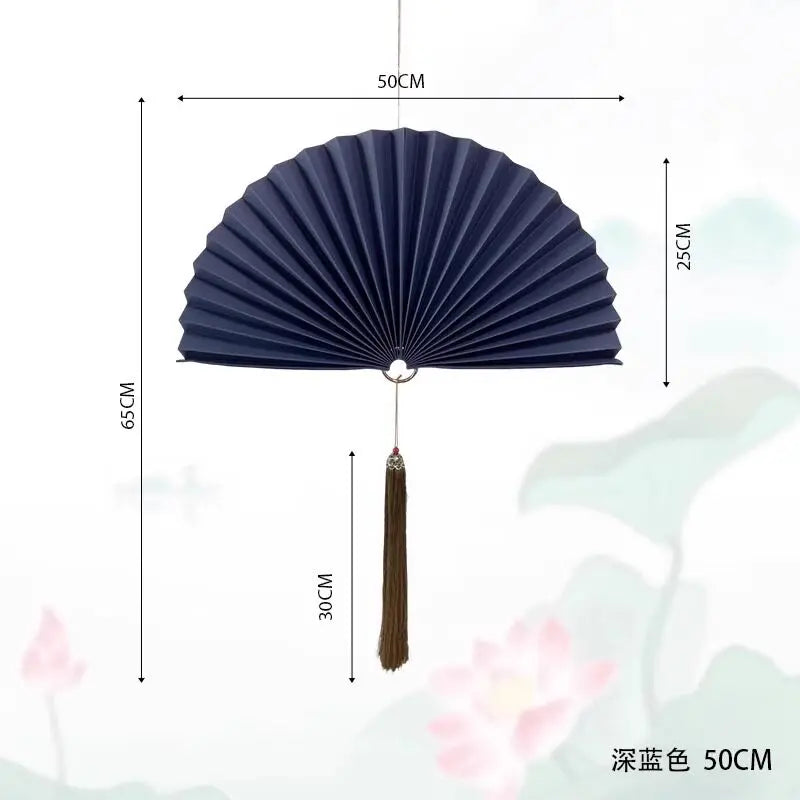 éventail pliant décoratif papier rouge bleu marine doré chinois traditionnel pompon cordelette