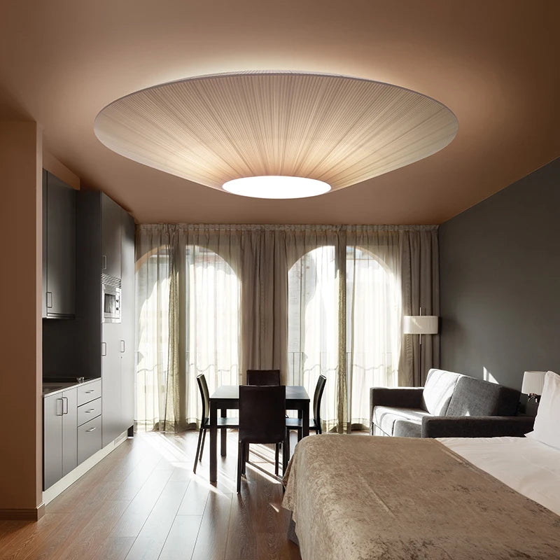 luminaire suspension moderne tissu beige rayures fines grande lampe salon salle manger