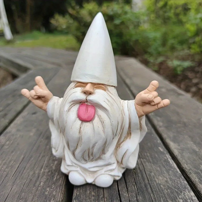 statue gnome blanc rock pose humour jardin extérieur ornement déco vieux aspect