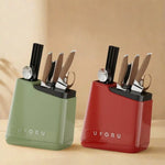rangement couteaux moderne couleur beige vert rouge organise ustensiles cuisine spatules fourchette cuillère