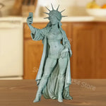 décoration statue liberté sculpturale détaillée verte opaques classique vertclair détails sculpturaux décoration intérieure vertclair