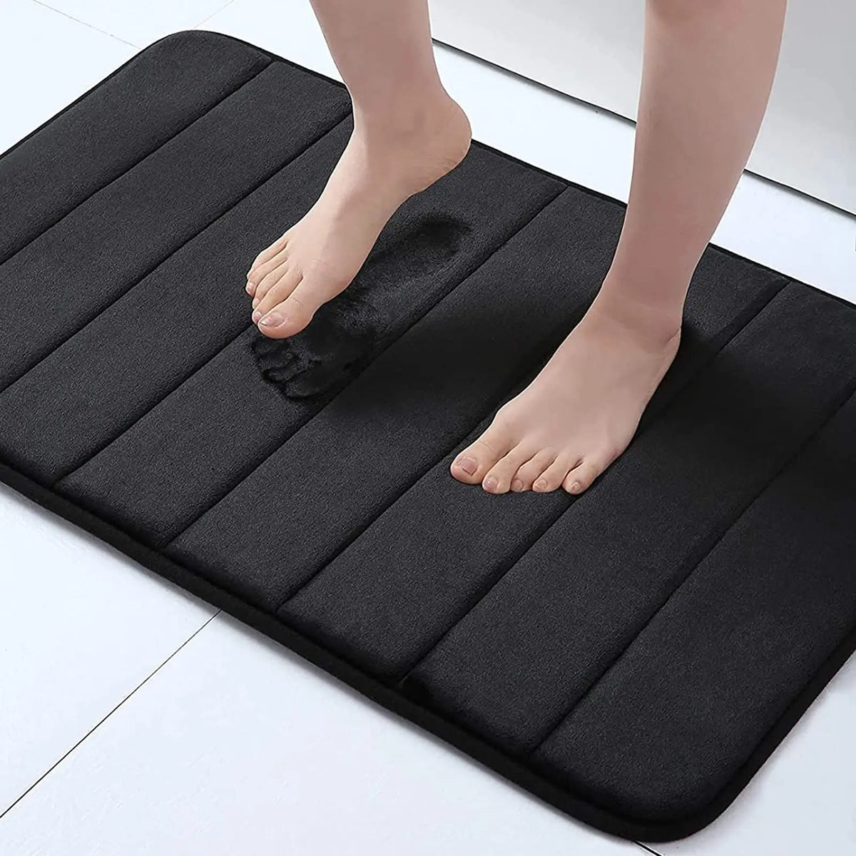 tapis massage pieds noir rayures horizontales moderne antidérapant absorbant eau respectueux environnement