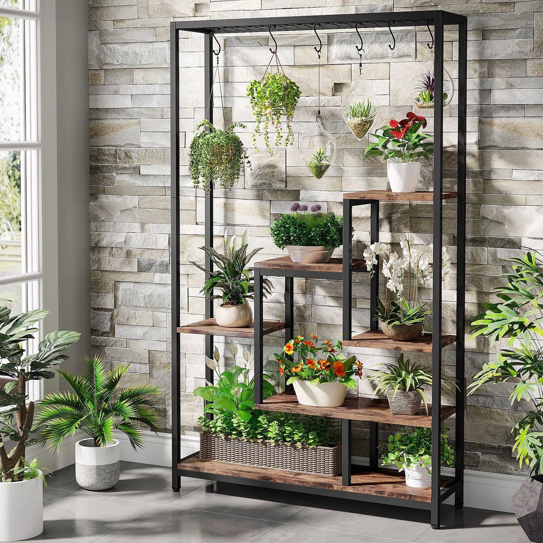 Support pour plantes d'intérieur 5 niveaux en métal noir avec plantes vertes